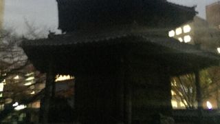 仏殿を兼ねた六角堂