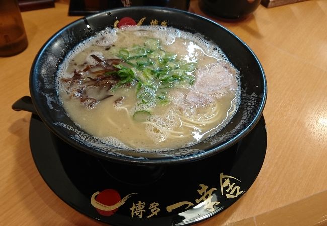 ノーマルな豚骨ラーメン