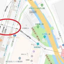 常盤橋架道橋は、常盤橋の西側にある東北新幹線等のガードです。