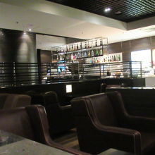 中の様子。落ち着いていてよい雰囲気です。