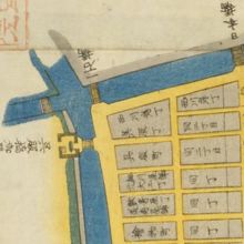 江戸時代の絵図では、外堀や運河が発達し、水運が主体でした。