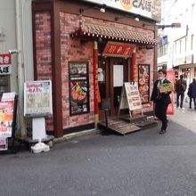 錦糸町駅南口から１～2分です