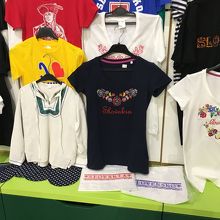 Tシャツの刺繍も可愛いがバングラデシュ製シャツ