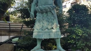 スリムで筋肉質