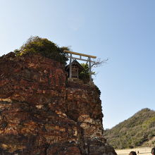 稲佐の浜弁天島