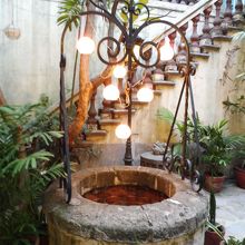 中庭の井戸にも街灯が----