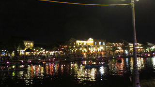 ただの小汚い川