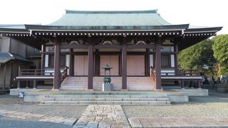 矢倉沢往還沿いの古いお寺