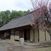 かやぶき屋根の古い家