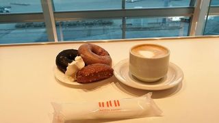 出張時ベーグル・クロワッサンとクリームチーズでここで朝食を