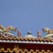 屋根の装飾凄い