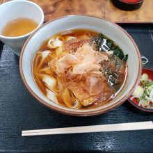 スタンダードなきしめんです