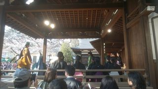 実際に能をやっていました