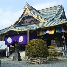 人は少な目で落ち着いた雰囲気。