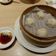小籠包は台北本店と変わらず美味しい。