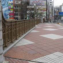 納屋橋欄干テラス