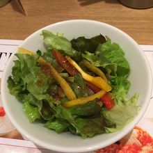セットのサラダ