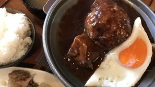 行列のできる人気店ですが