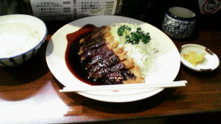 狭いお店ですが味噌かつの味はなかなか