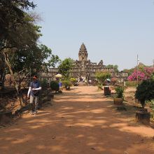 ナーガの欄干の先