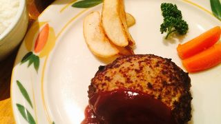 肉汁あふれるハンバーグ♡セットもお得♪