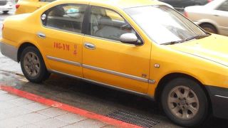 タクシー、便利です