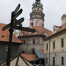 第２の中庭から見る城の塔