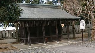 お寺の境内に