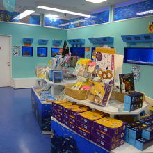 店内の様子　ミニ水族館です