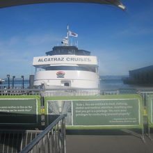 アルカトラズへの入口、ピア３３の様子