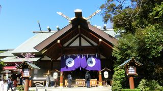 女性参拝者が絶えないという神社　