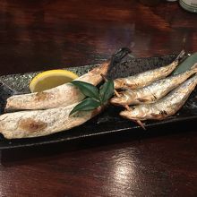 氷下魚とメザシ