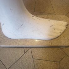 素足のナナちゃん。ちょっと痛々しい風情です…。