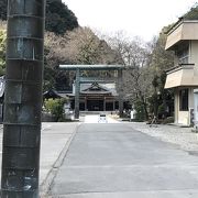 静かで厳かな神社です。