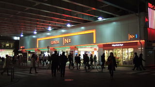 高速道路の高架下