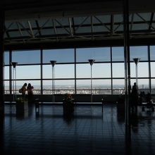 休日でも展望フロアはガラガラでした