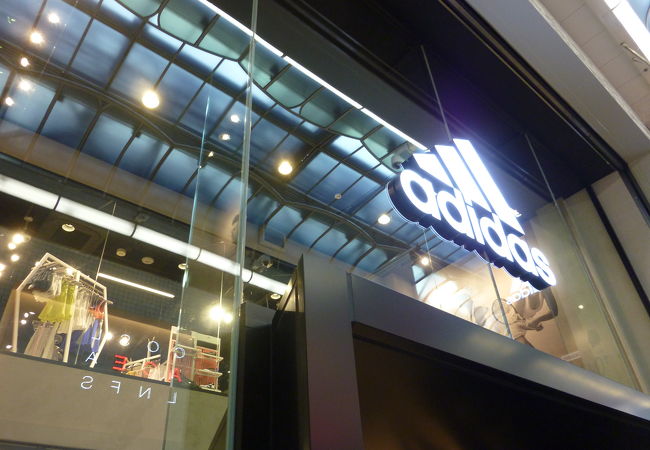アディダス オリジナルスショップ心斎橋 クチコミ アクセス 営業時間 心斎橋 淀屋橋 フォートラベル