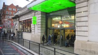 出口要注意です。