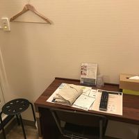 机といすがあるだけ、土足