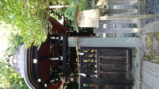 鎌倉の鶴岡八幡宮にある白旗神社