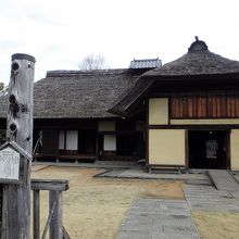 大きくないので、ちょっとした時間で見学できます。