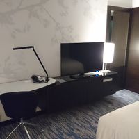 デスクとテーブル