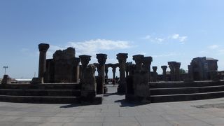 地震で倒壊した大聖堂の遺跡