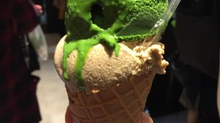 世界一濃い抹茶ソフトは30分待ち覚悟です。