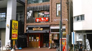 ランチは親方おまかせ日替わり定食があり、20食限定で700円です。