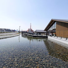 右にうまし館　レストランカフェと遣唐使の展示
