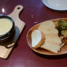 チーズフォンデュです