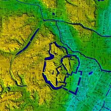 ３次元地図での日本橋川です。内堀と外堀の東側が日本橋川です。