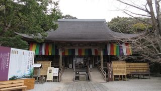 丁度お坊さんが講話をしているところでした。