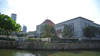 シンプルな外観でした。